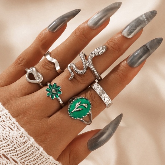 **CARYS* 6-Pc Silver x Green Snake Fashion Ring Set - Picture 3 of 6